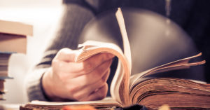 Czytaj szybciej — techniki szybkiego czytania